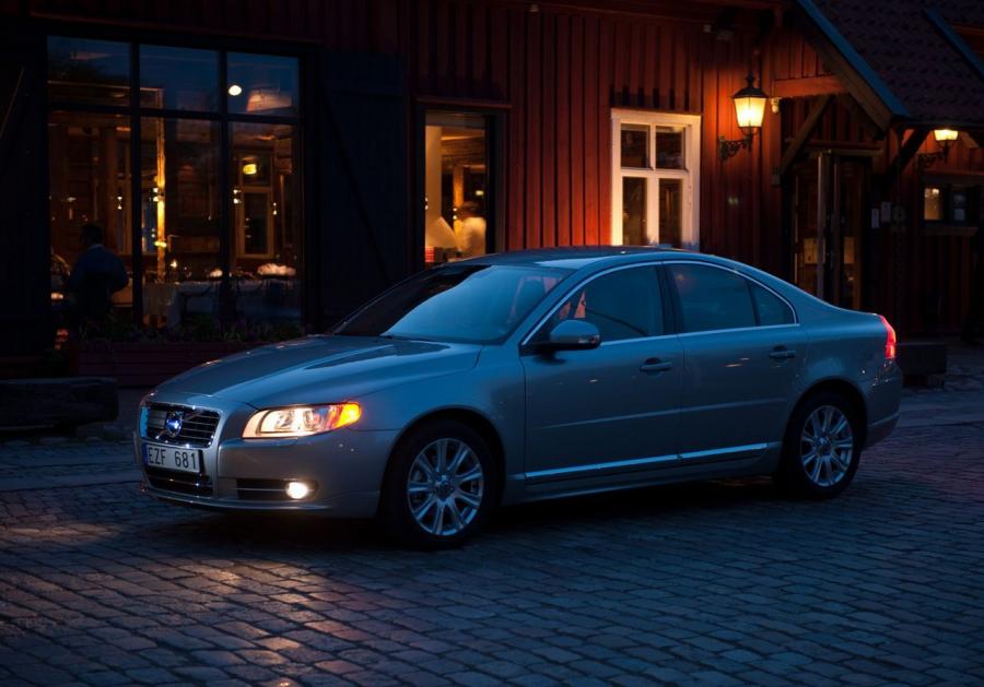  Volvo S80 2012 года  (фото 8 из 9)